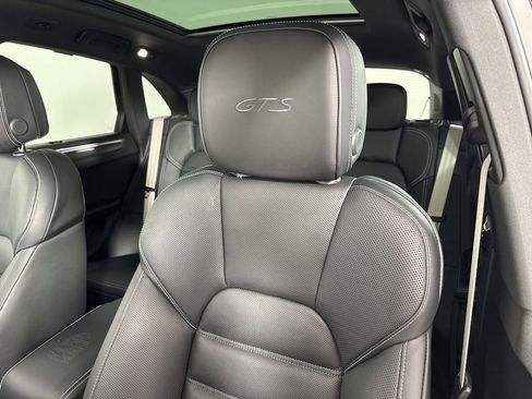 Certified 2025 Porsche Macan GTS image 41
