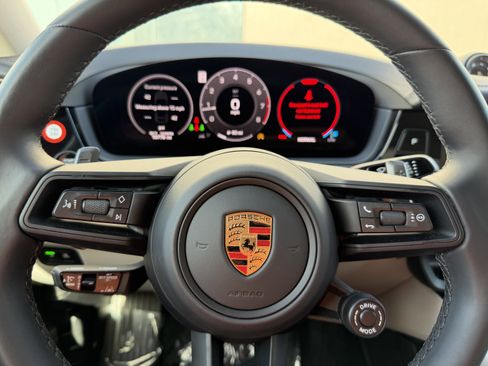 Certified 2024 Porsche Cayenne Coupe image 37