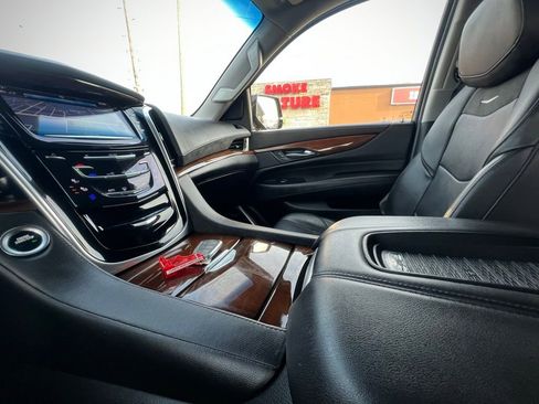 Used 2020 Cadillac Escalade ESV Premium Luxury image 52