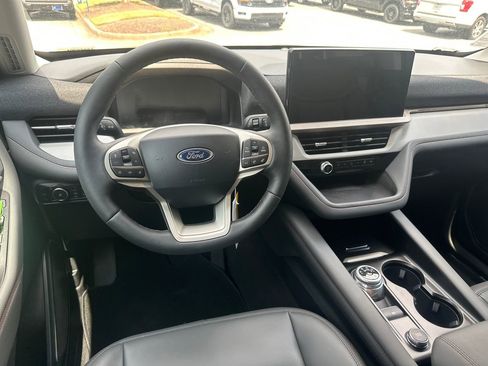 New 2025 Ford Explorer Active w/ Active Comfort Package image 46
