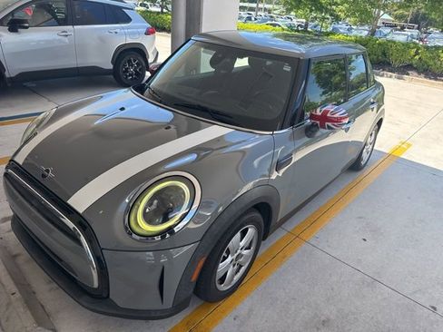 Used 2022 MINI Cooper 4-Door Hardtop w/ Storage Package FWD image 2