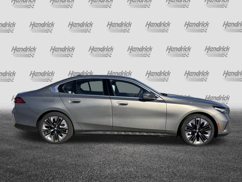 Used 2026 BMW 530i xDrive image 10