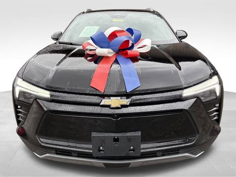 Used 2024 Chevrolet Blazer EV LT image 2