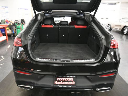 Used 2025 Mercedes-Benz GLC 300 4MATIC image 25