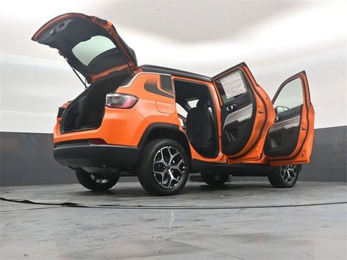 New 2026 Jeep Compass Limited w/ Mopar Graphics Package image 52
