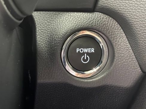 Used 2025 Toyota RAV4 XLE AWD/4WD image 25