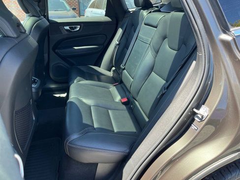 Used 2022 Volvo XC60 B5 Inscription w/ Protection Package Premier FWD image 15
