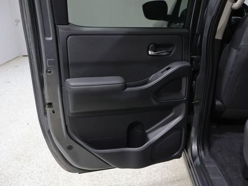 Used 2024 Nissan Frontier SV AWD/4WD image 19