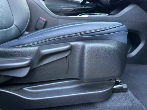 Used 2022 Chevrolet Bolt EUV LT w/ Convenience Package image 22