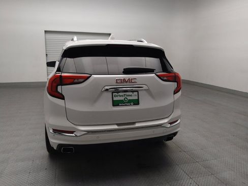 Used 2020 GMC Terrain Denali w/ Denali Premium Package FWD image 6