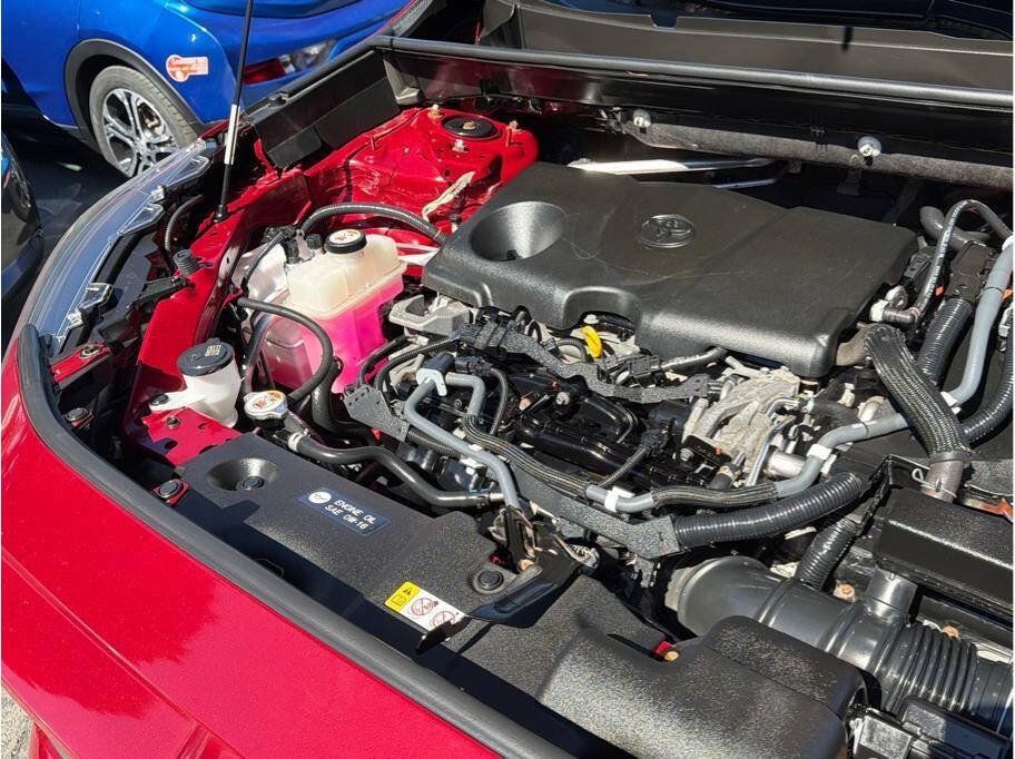 Used 2019 Toyota RAV4 LE w/ Carpet Mat Package AWD/4WD image 32