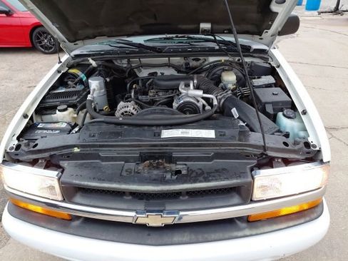 Used 2000 Chevrolet S10 Pickup LS w/ Preferred Equipment Group image 26