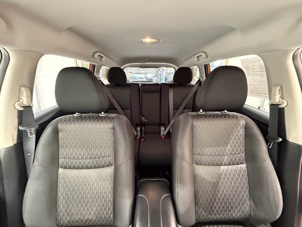 Used 2020 Nissan Rogue SV FWD image 29