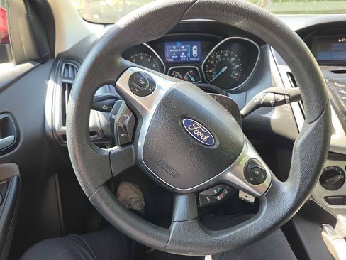 Used 2013 Ford Focus SE w/ SE Winter Pkg FWD image 24