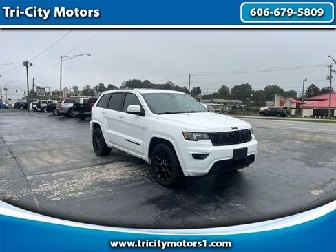 Used 2019 Jeep Grand Cherokee Altitude AWD/4WD image 1