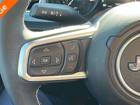 Used 2025 Jeep Wrangler Unlimited Sahara AWD/4WD image 18