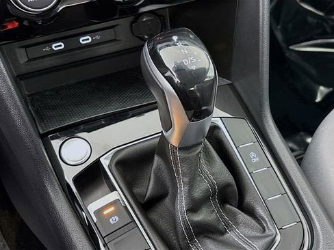 Used 2024 Volkswagen Taos S image 18