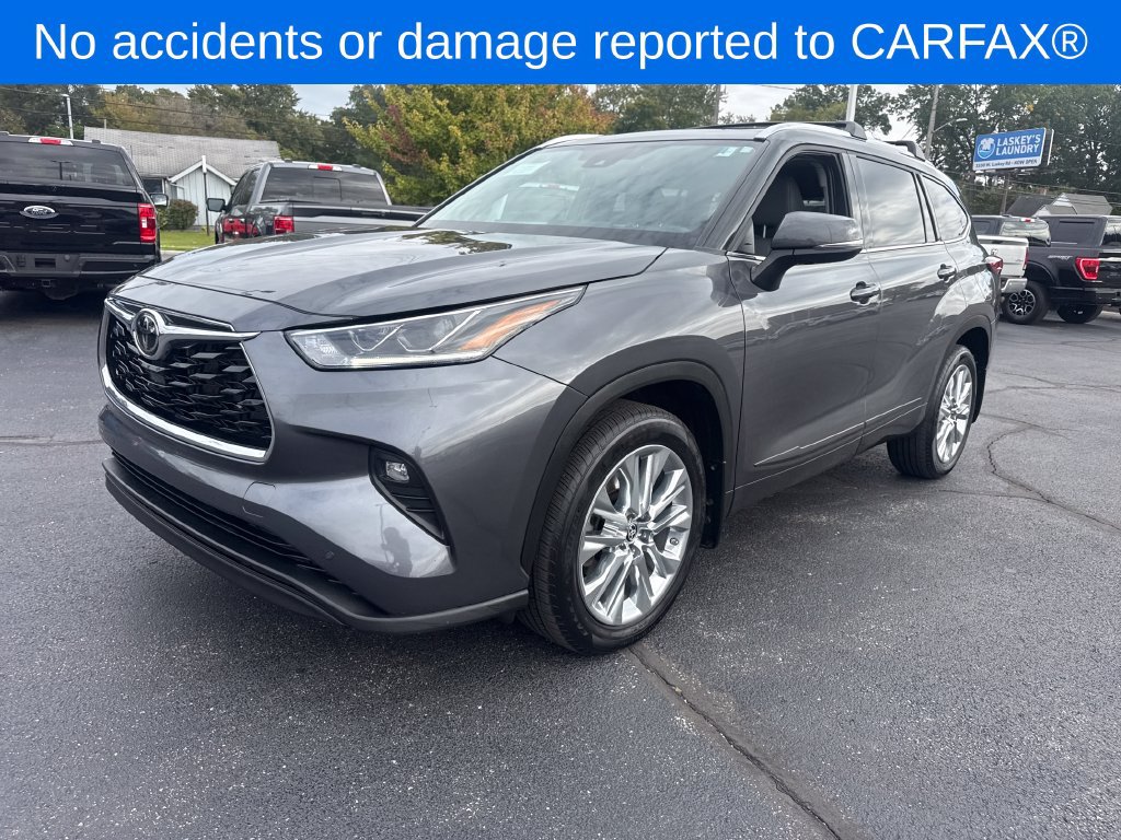 Used 2023 Toyota Highlander Limited AWD/4WD image 2