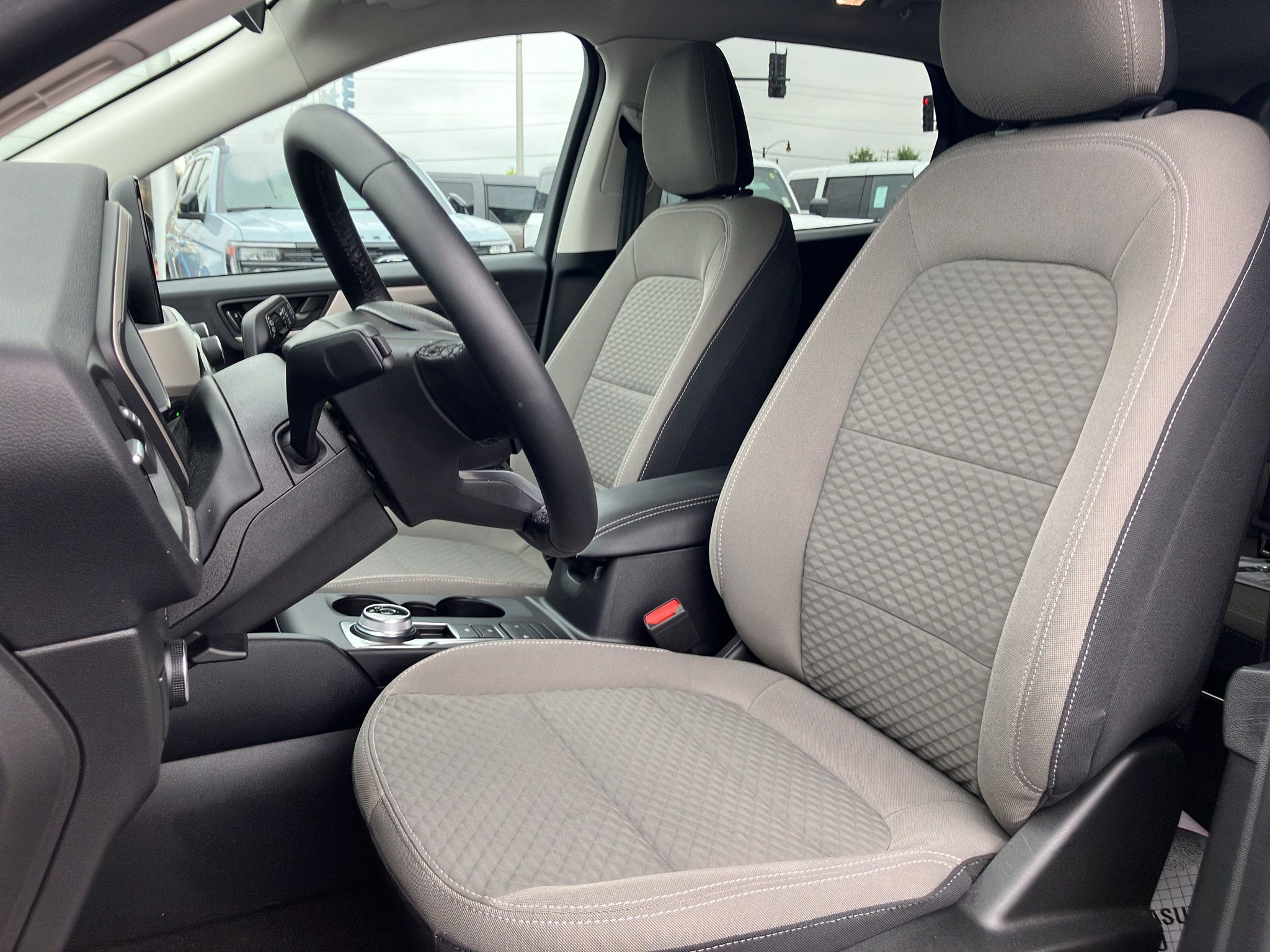 Used 2022 Ford Escape SE w/ SE Sport Appearance Package FWD image 26