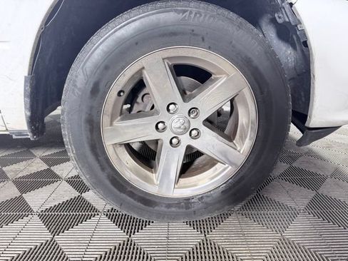 Used 2017 RAM 1500 Express AWD/4WD image 18