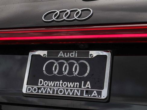 Used 2024 Audi Q8 e-tron Premium Plus image 11