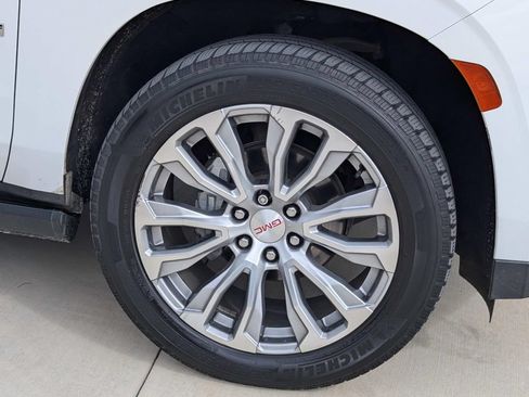 Used 2021 GMC Yukon Denali w/ Denali Premium Package RWD image 7