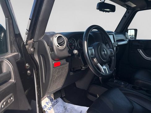 Used 2016 Jeep Wrangler Unlimited Rubicon AWD/4WD image 18