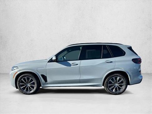 Used 2026 BMW X5 xDrive50e w/ M Sport Package AWD/4WD image 5