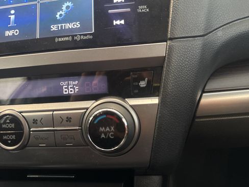 Used 2017 Subaru Legacy 2.5i Limited image 26