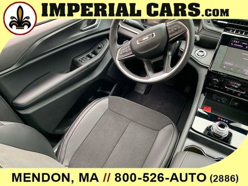 New 2025 Jeep Grand Cherokee Altitude image 21