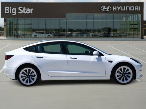 Used 2023 Tesla Model 3 Standard Range RWD image 5