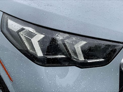 Used 2024 BMW X2 M35i image 31