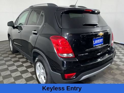 Used 2017 Chevrolet Trax LT w/ LT Convenience Package AWD/4WD image 9