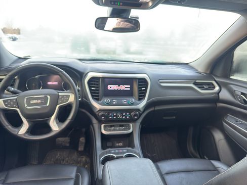 Used 2023 GMC Acadia SLT w/ Elevation Edition image 12