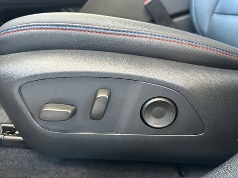 Used 2024 Chevrolet Equinox EV RS FWD image 19