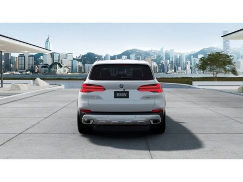 New 2026 BMW X5 sDrive40i w/ Premium Package RWD image 5