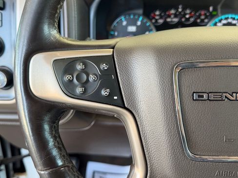 Used 2018 GMC Sierra 2500 Denali w/ Duramax Plus Package AWD/4WD image 9