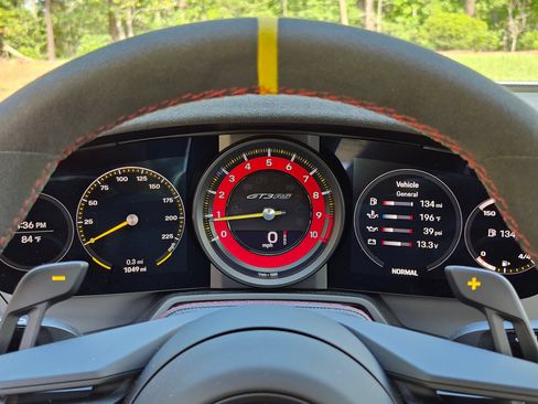 Certified 2025 Porsche 911 GT3 RS RWD image 10