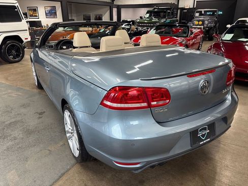 Used 2012 Volkswagen Eos Executive image 11