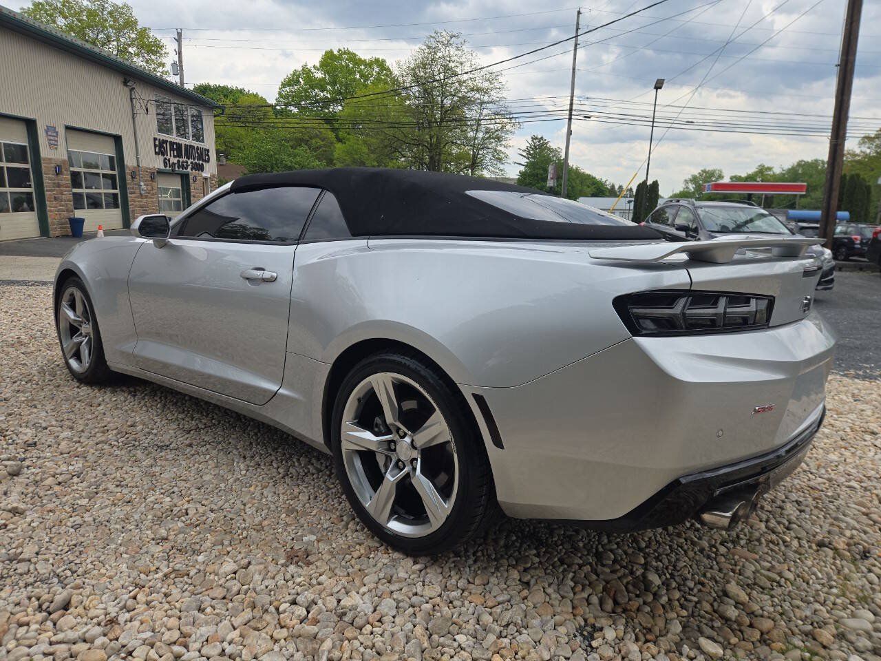 Used 2017 Chevrolet Camaro SS RWD image 6