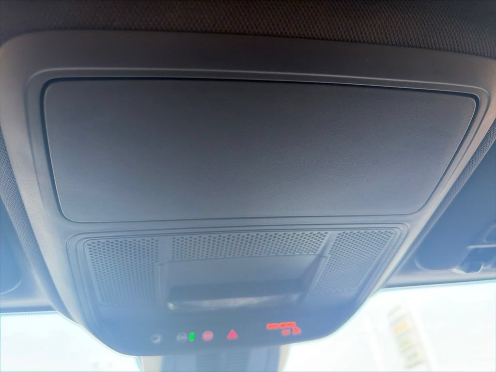 Used 2025 Chevrolet Equinox LT w/ Safety and Technology Package FWD image 25