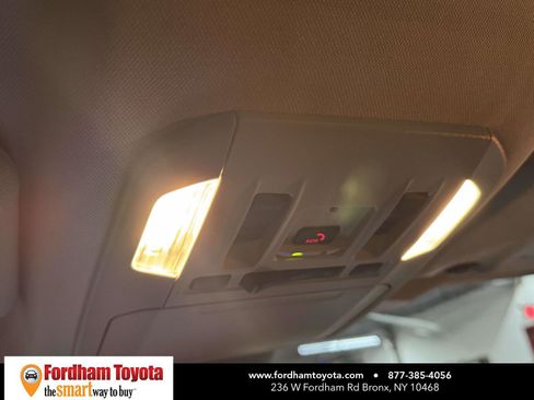 Used 2025 Toyota Highlander XLE image 29