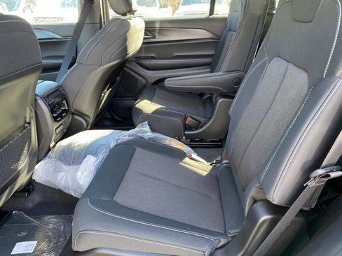 New 2025 Jeep Grand Cherokee L Laredo w/ Luxury Tech Group I image 7