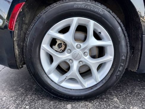 Used 2017 Chrysler Pacifica Touring-L Plus FWD image 24
