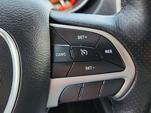 Used 2020 Dodge Durango SXT AWD/4WD image 16