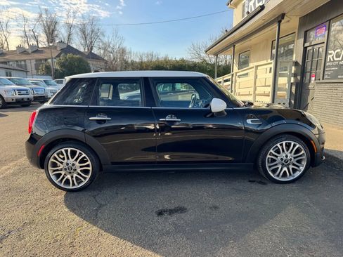 Used 2015 MINI Cooper 4-Door Hardtop image 8