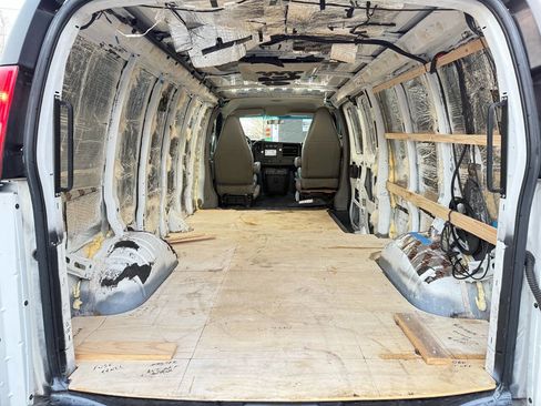 Used 2016 GMC Savana 2500 2500 3dr Extended Cargo Van w/ image 21