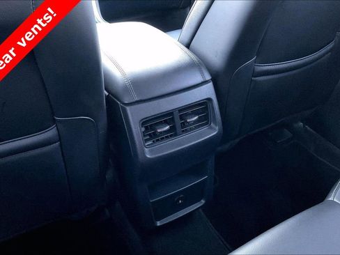 Used 2024 Ford Edge SEL image 34