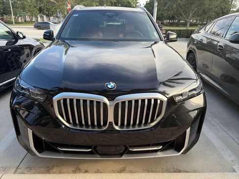 Certified 2025 BMW X5 sDrive40i w/ Premium Package RWD image 2