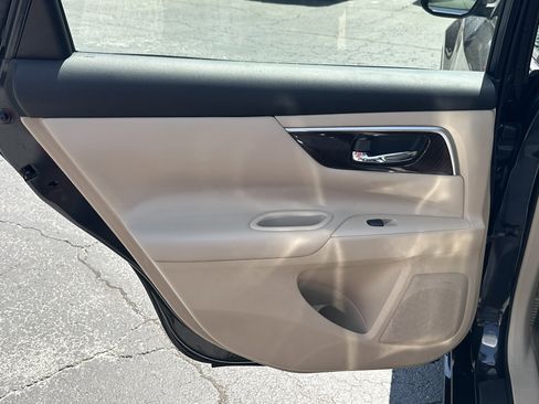 Used 2014 Nissan Altima 2.5 SL w/ Moonroof Package image 21